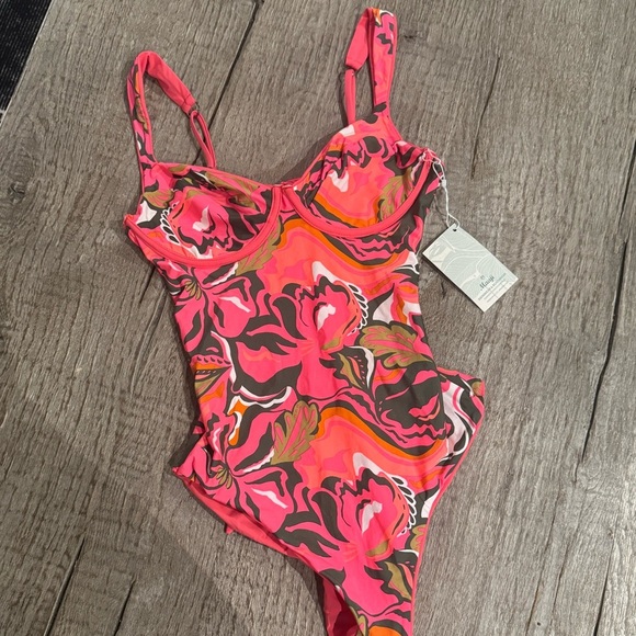 Maaji Coral Lava Reversible One Piecee Swimsuit. - Picture 1 of 4